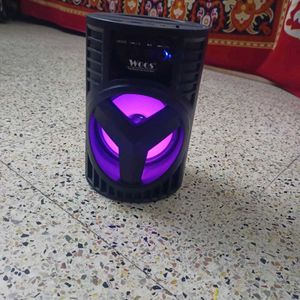 Woos Speaker