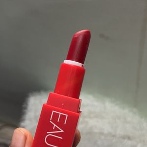 Huda Beauty Red Lipstick