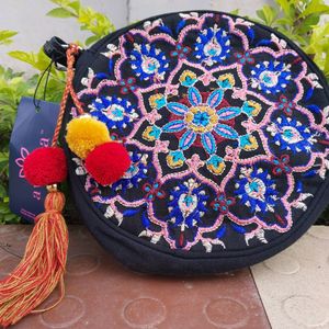 Embroidered Siling Bag With Tassels