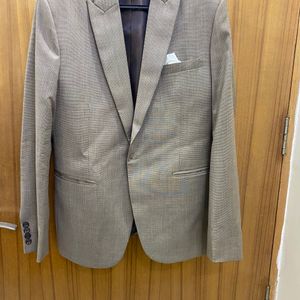 Raymond Suit