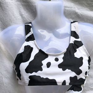 85P. WHITE AND BLACK CUTE TOP