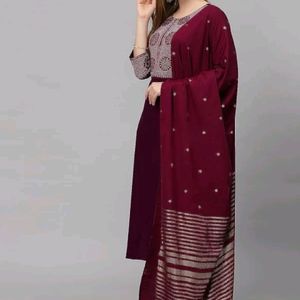 KLOSIA Viscose Embroidered Kurti Pant Dupatta Xxl