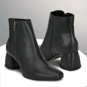 New With Tag Black Boot