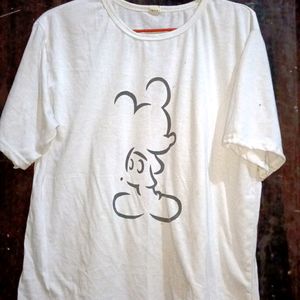 White T-shirt Of Mickey Mouse