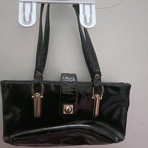 Low 🔅 Price - Used Handbag