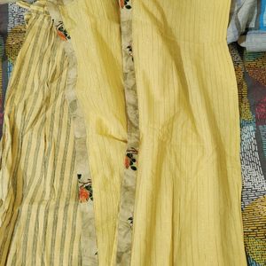 Beautiful Yellow Suit Perfect For Any Ocassion.