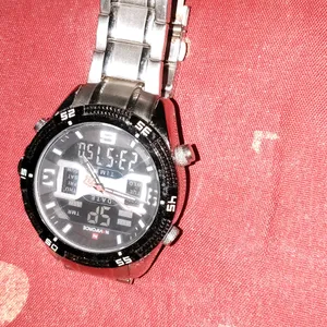 MEN NAVI FORCE BRANDED WATCH