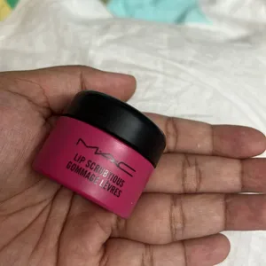 Mac Lip Scrub- Fruit Of Passion