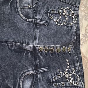 New 6 Botton High Waist Jeans