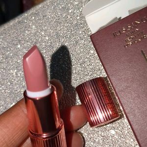 Charlotte Tilbury Kissing 90s Pink