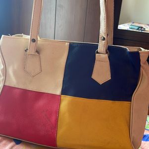 Trendy Ladies Bag with good storage