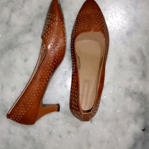 Shoe Point Heel