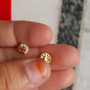 18crt Gold Studs