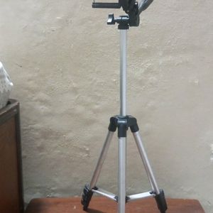 Adjustable Photo Stand....