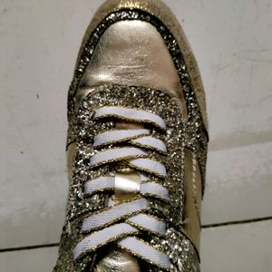 Gold Sneaker