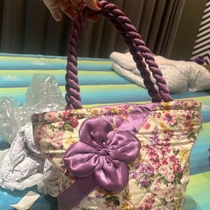 Small Floral Zipper Bag 💼