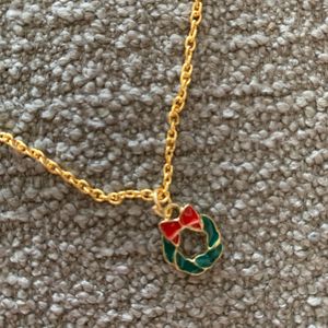 Christmas Holly Neckpiece