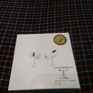 American Airpods APPLE , MRP -₹12999