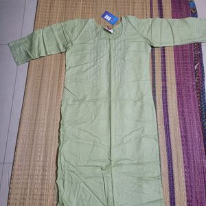 Pistal Green Top New With Tag