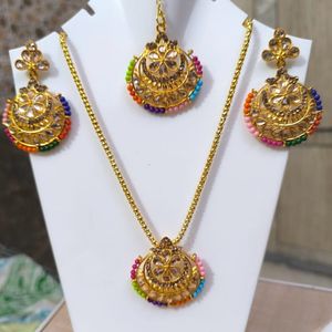 Jewellery Set With Maang Tikka