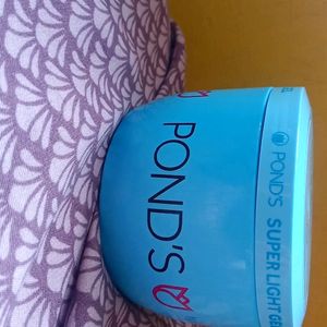 Ponds Super Light Moisturizer