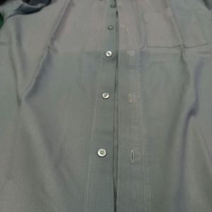 Olive Grey Shirt (XL/ 42 Inch)