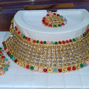 Multicolored Necklace Set With Mangtika