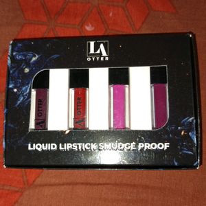 4 Colour Matte Finish Mini Lipstick.