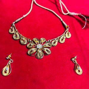 Artificial golden jewellery set