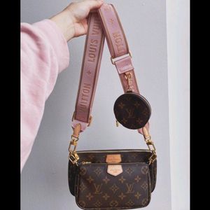 LOUIS VUITTON SLING BAG