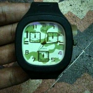 New Branded Men Watch ⌚