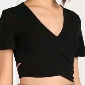 Black Wrap Crop Top 🌸