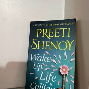 Fiction book📕 : Wake up, Life is calling
