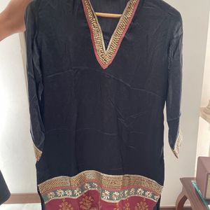 Black Kurti