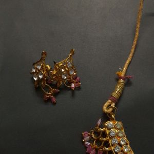 Stone Set Necklace With Mangtika - Extra Pair Tops