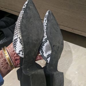 Very Good Condition Sandals