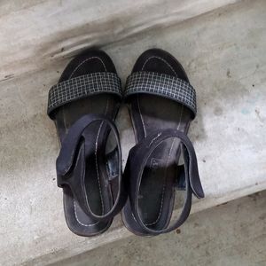 Black Sandle