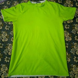 zara brnded t.shirt size xl tight for me