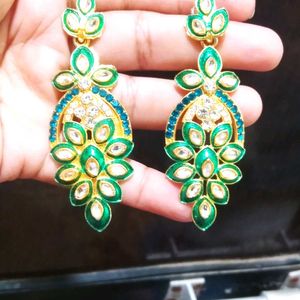 Elegant Green Colour Earrings