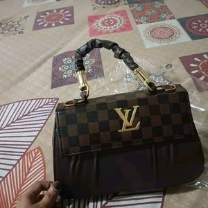 Lv Stylish New Sling Bag In Coffee Brown Color ☕️