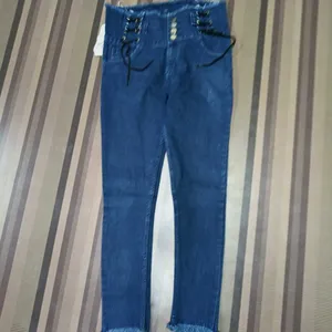 Z-35 Size 30 Slim Fit Women Denim Jeans