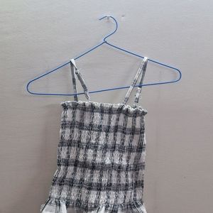 Casual Tube Top For Girls In Black And White Color