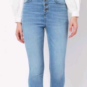 4 Bottom Trendy Jeans