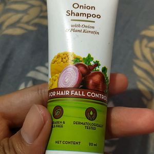 Mamaearth Onion Shampoo Sample Size