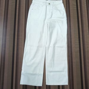 W-44 Size-28 Ladies White Straight Jeans