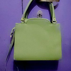 Olive green Beautiful Handbag👜