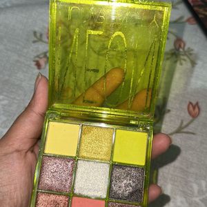 Huda Beauty Neon Eyeshadow Palette