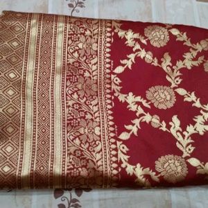 Fashionable Banarasi Weaving Silk Saree