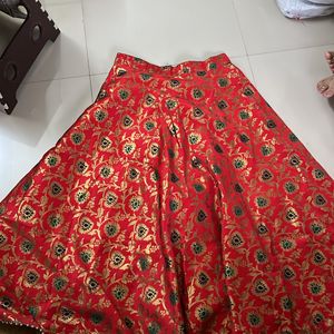 Women Lehenga With Artwork