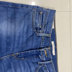 Levis Skinny Jeans Size 28